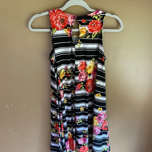 WOMEN'S SIZE MEDIUM SLEEVELESS DRESS MULTI COLOR BLACK RED YELLOW - Picture 5 of 5